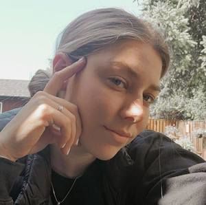 Meet your Posher, Holly